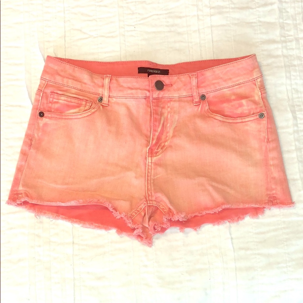 F21 🔸 Salmon Distressed Denim Shorts